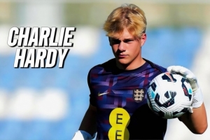 跟队记者:曼联接近签下德比郡16岁门将查理-哈迪 跟队记者:曼联接近签下德比郡16岁门将查理-哈迪