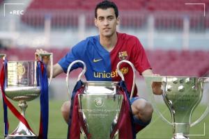 巴萨晒集锦致敬自宣本赛季结束后退役的布斯克茨:永远的红蓝魂! 巴萨晒集锦致敬自宣本赛季结束后退役的布斯克茨:永远的红蓝魂!