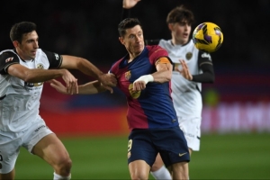 莱万:弗里克没有对我提出任何特别要求 希望加维早日康复 莱万:弗里克没有对我提出任何特别要求 希望加维早日康复