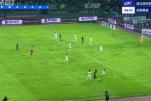 刚上场就破门!奥乌苏个人能力连过数人,左脚兜射助浙江扳回一球 刚上场就破门!奥乌苏个人能力连过数人,左脚兜射助浙江扳回一球