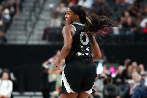 厥功至伟!杰基-杨14中9砍全场最高25分另5板4助 帮助王牌胜狂热 厥功至伟!杰基-杨14中9砍全场最高25分另5板4助 帮助王牌胜狂热