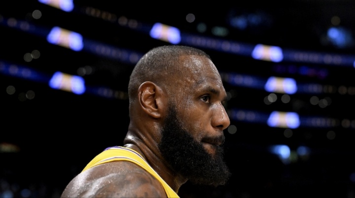 詹姆斯生涯总决赛总正负值-86!20年最高+36 18年最低-60 詹姆斯生涯总决赛总正负值-86!20年最高+36 18年最低-60