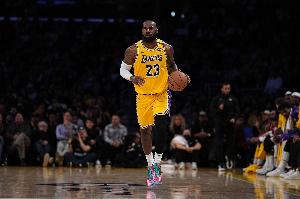 夸梅:詹姆斯只是高中学历 却被捧成世界最聪明 他并非什么都懂 夸梅:詹姆斯只是高中学历 却被捧成世界最聪明 他并非什么都懂