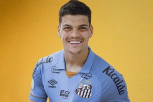 塞萨尔:诺伊尔一两年内将离开拜仁,我推荐签桑托斯门将布拉藏 塞萨尔:诺伊尔一两年内将离开拜仁,我推荐签桑托斯门将布拉藏