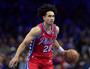 Shams:预计麦凯恩将接受右手拇指手术 并将缺席大约四到六周 Shams:预计麦凯恩将接受右手拇指手术 并将缺席大约四到六周