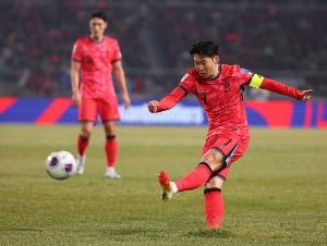 韩媒:孙兴慜无缘亚足联最佳&不如他的球员却能入选,让人费解 韩媒:孙兴慜无缘亚足联最佳&不如他的球员却能入选,让人费解