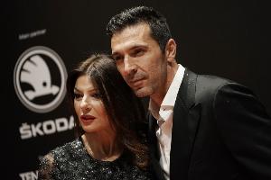 魔笛pk德布劳内!布冯:米兰和那不勒斯势均力敌,两队都很稳健 魔笛pk德布劳内!布冯:米兰和那不勒斯势均力敌,两队都很稳健