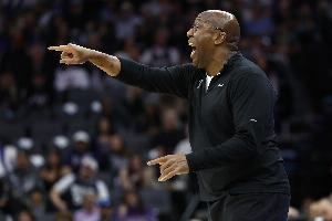 迈克-布朗:球队攻防进展比预期要快 揭幕战前就确定好每个人角色 迈克-布朗:球队攻防进展比预期要快 揭幕战前就确定好每个人角色