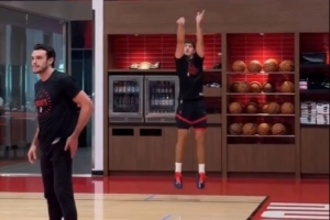 新赛季火箭主控?火箭官方晒出谢泼德三分训练 10次出手弹无虚发 新赛季火箭主控?火箭官方晒出谢泼德三分训练 10次出手弹无虚发