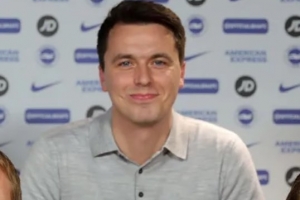 记者:预计西汉姆招募主管麦考利也将离任,他与波特关系密切 记者:预计西汉姆招募主管麦考利也将离任,他与波特关系密切