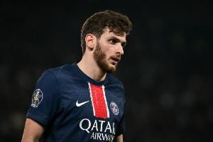 下周对阵巴萨!法媒:不止维蒂尼亚,K77也因大腿不适被巴黎换下 下周对阵巴萨!法媒:不止维蒂尼亚,K77也因大腿不适被巴黎换下