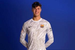 世体:巴萨紧急召回参加世青赛的门将科亨回来替补救火 世体:巴萨紧急召回参加世青赛的门将科亨回来替补救火