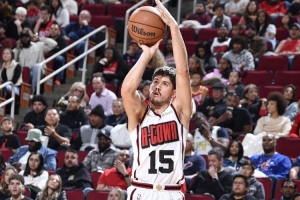 队记:火箭可让谢泼德常规赛时多出场练级 这样季后赛才有突破 队记:火箭可让谢泼德常规赛时多出场练级 这样季后赛才有突破