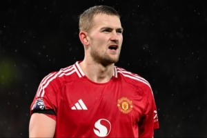 德里赫特:把责任推给教练总是很容易,但我们不能说丢球是因体系 德里赫特:把责任推给教练总是很容易,但我们不能说丢球是因体系