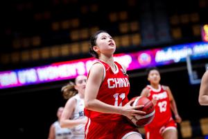 未来可期!李沅珊场均出场28.4分钟 得到18.2分2.6板1.8助1.0断 未来可期!李沅珊场均出场28.4分钟 得到18.2分2.6板1.8助1.0断