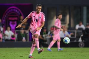 法尔肯:布斯克茨是一位沉默的领袖,他是历史最佳“5号”球员 法尔肯:布斯克茨是一位沉默的领袖,他是历史最佳“5号”球员