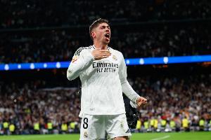 科贝记者:巴尔韦德跑动很积极,但在皇马中场几乎毫无存在感 科贝记者:巴尔韦德跑动很积极,但在皇马中场几乎毫无存在感