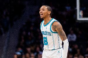 三分射手!美记:湖人、火箭、开拓者、公牛有意小尼克-史密斯 三分射手!美记:湖人、火箭、开拓者、公牛有意小尼克-史密斯