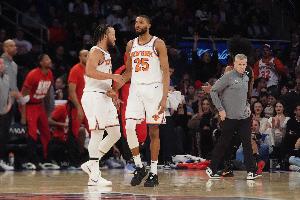 大桥布伦森少拿钱续约!布朗:为了球队整体利益他们牺牲了自我 大桥布伦森少拿钱续约!布朗:为了球队整体利益他们牺牲了自我