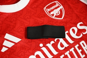 官方:阿森纳将在对阵纽卡时佩戴黑色臂章,纪念去世的前青训球员 官方:阿森纳将在对阵纽卡时佩戴黑色臂章,纪念去世的前青训球员