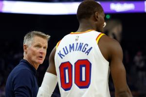 勇士依然提供三份报价给库明加 2年4500/3年7520/3年5400无选项 勇士依然提供三份报价给库明加 2年4500/3年7520/3年5400无选项