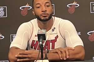 鲍威尔谈希罗伤缺:上赛季小卡缺席 我同样承担起得分重任 鲍威尔谈希罗伤缺:上赛季小卡缺席 我同样承担起得分重任