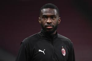 意媒:托莫里内收肌不适,将在未来几天接受评估 意媒:托莫里内收肌不适,将在未来几天接受评估