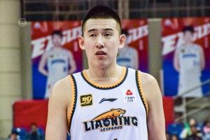 媒体人:付豪热身赛遭张益炅抱摔 好在检查后显示无结构性损伤 媒体人:付豪热身赛遭张益炅抱摔 好在检查后显示无结构性损伤