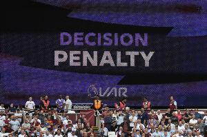 邮报:英国裁判机构向英超各队进行路演,展示VAR运作方式 邮报:英国裁判机构向英超各队进行路演,展示VAR运作方式