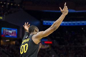 Shams:库明加合同将决定勇士能否签第15人 并保持在第二土豪线下 Shams:库明加合同将决定勇士能否签第15人 并保持在第二土豪线下