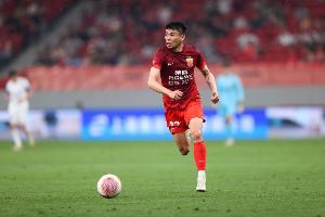 沪媒:李帅去年来一直受肌腱伤病困扰,要完全根除并不容易 沪媒:李帅去年来一直受肌腱伤病困扰,要完全根除并不容易