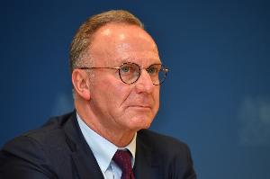 鲁梅尼格:恭喜斯图加特,找到愿为沃尔特马德花那么多钱的 鲁梅尼格:恭喜斯图加特,找到愿为沃尔特马德花那么多钱的