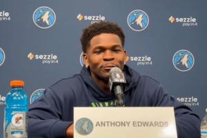 华子:从乔丹录像学到背身单打不要用屁股拱 要用上背部顶出空间 华子:从乔丹录像学到背身单打不要用屁股拱 要用上背部顶出空间