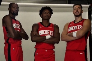 算三巨头吗?火箭官方晒视频:杜兰特、阿门、申京拍摄定妆照 算三巨头吗?火箭官方晒视频:杜兰特、阿门、申京拍摄定妆照