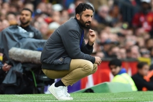 曼晚:曼联应裁掉阿莫林聘请格拉斯纳,同是343打法两人差距太大 曼晚:曼联应裁掉阿莫林聘请格拉斯纳,同是343打法两人差距太大