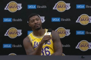 斯玛特:过去两年很难 人们忘了我能做到什么以及为球队带来什么 斯玛特:过去两年很难 人们忘了我能做到什么以及为球队带来什么