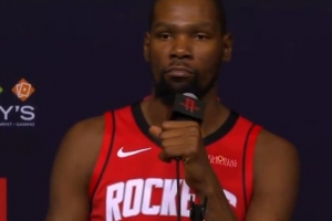 杜兰特：外界认为我每换一次队都很艰难 但我积累了很多人际关系