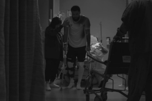 乌度卡:范弗里特因为药物作用头有点晕 不过已经在积极康复 乌度卡:范弗里特因为药物作用头有点晕 不过已经在积极康复