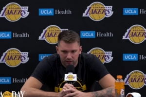 东契奇:上赛季我们确实没时间磨合 季前赛对我和球队都至关重要 东契奇:上赛季我们确实没时间磨合 季前赛对我和球队都至关重要