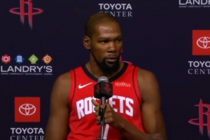 杜兰特:第一次作为火箭球员踏进这座球馆 我感觉非常自然 杜兰特:第一次作为火箭球员踏进这座球馆 我感觉非常自然