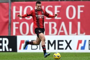 莫雷托:米兰明夏付380万欧就能带回卡马达,今夏曼联等队曾有意 莫雷托:米兰明夏付380万欧就能带回卡马达,今夏曼联等队曾有意