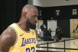 詹姆斯：我们需要每天都注重细节 我相信我们会做到的