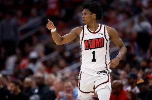 杜兰特花式称赞阿门:他的运动天赋使用方式也是前所未见 杜兰特花式称赞阿门:他的运动天赋使用方式也是前所未见