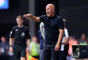 利物浦在各项赛事近8个客场比赛输掉5场,与此前34场相同 利物浦在各项赛事近8个客场比赛输掉5场,与此前34场相同