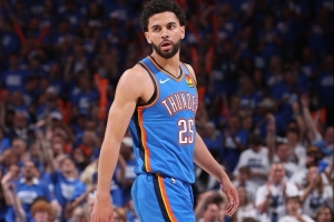 戴格诺特:不确定A-米切尔能否达到多特防守水准 但高于平均水平 戴格诺特:不确定A-米切尔能否达到多特防守水准 但高于平均水平