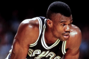 谁是NBA历史上最快的五号位?杨毅:大卫-罗宾逊可以称得上吧 谁是NBA历史上最快的五号位?杨毅:大卫-罗宾逊可以称得上吧