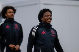 脱离炸弹小队!曼联官方:马拉西亚正式回归一线队,本轮可出战 脱离炸弹小队!曼联官方:马拉西亚正式回归一线队,本轮可出战