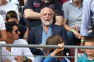 记者:德佬曾为收购那不勒斯放弃投资电影,如今球队成为意甲巨人 记者:德佬曾为收购那不勒斯放弃投资电影,如今球队成为意甲巨人