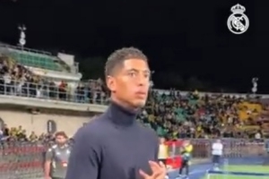 皇马官方晒球员赛前踩场视频,贝林厄姆、赫伊森等人出镜 皇马官方晒球员赛前踩场视频,贝林厄姆、赫伊森等人出镜