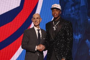 赛季报销!切特:我告诉索伯相信专业人员 尽力突破自己康复极限 赛季报销!切特:我告诉索伯相信专业人员 尽力突破自己康复极限